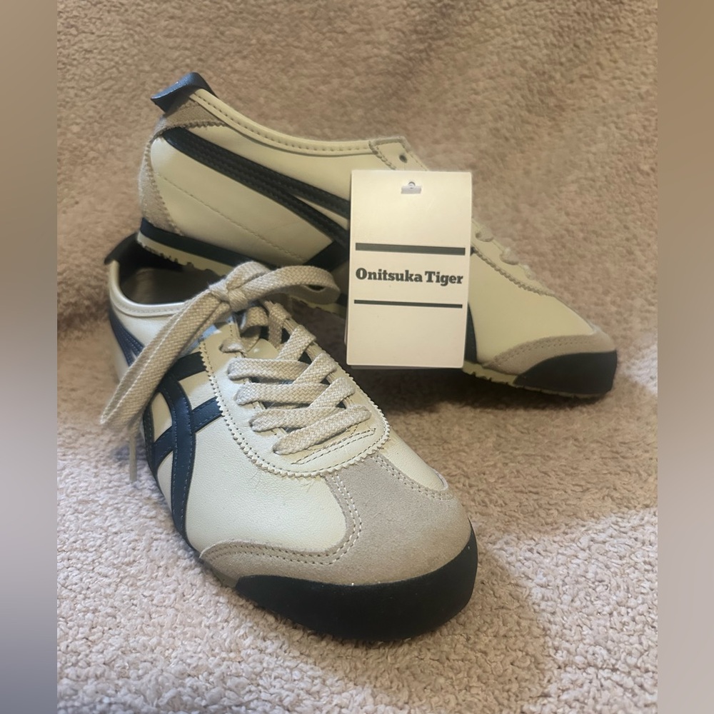 NWT Birch/Navy Blue Onitsuka Tiger Mexico 66 Size 8 Women 6.5 Men